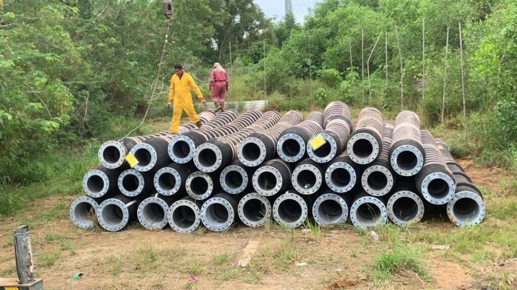 Floating dredge hoses for offshore