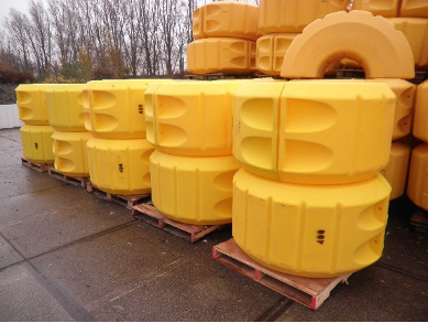 Voorraad drijvers voor baggerpijpen